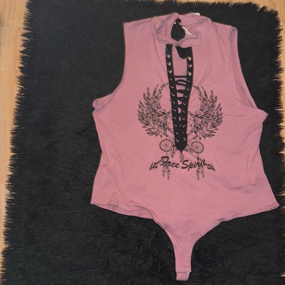 🌷🆕IRIS BASIC MUAVE LACE UP IN FRON DESIGN BODYSUIT SIZE 1X NEVER WORN 🌞